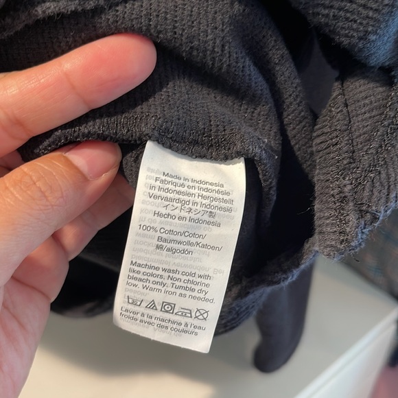 Madewell black V-neck tie front blouse by Texture & Thread - Picture 5 of 5